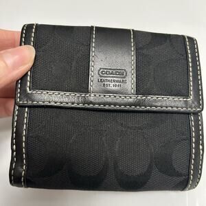 EUC Coach Wallet Black Signature Leather Credit Card Bifold Snap Wallet